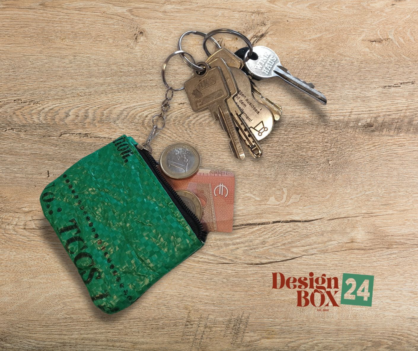  »Schlüsselanhänger aus Reissack Grün«          