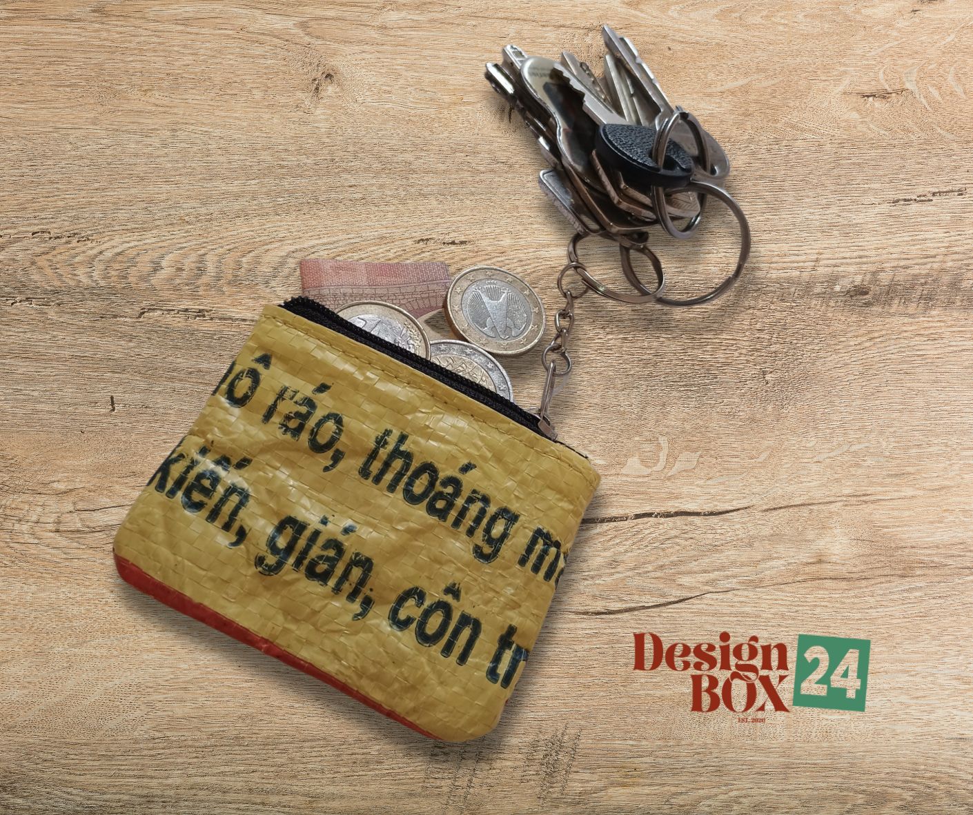  »Schlüsselanhänger aus Reissack Gelb«           